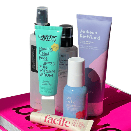 Flatlay met Everyday Humans, COSRX, Krave Beauty en Facile skincare producten